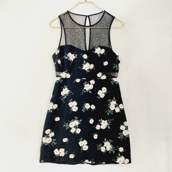 Express Floral Print With A Sweetheart Mesh Neckline Black Mini Dress P2158 - Picture 1 of 7